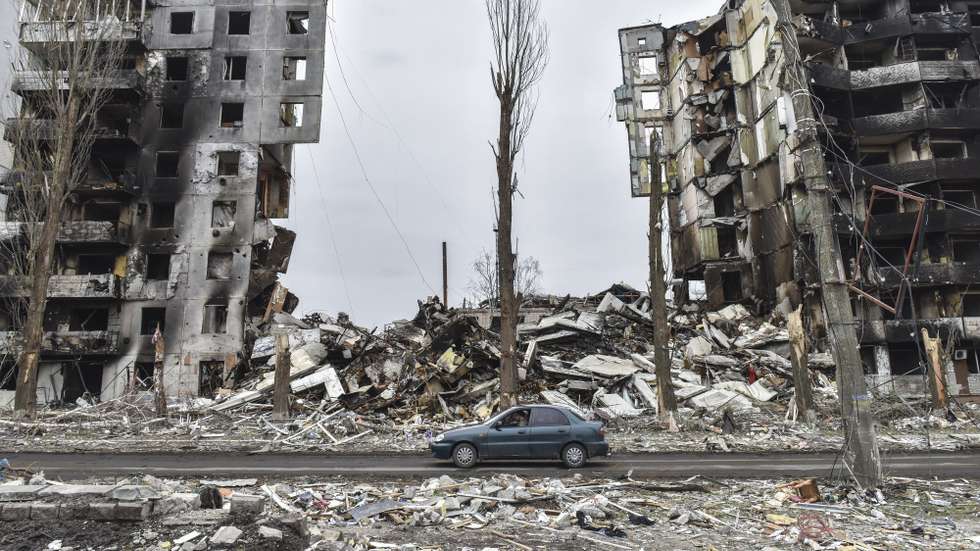 epa09872682 Destroyed apartment block on the central street in the city of Borodyanka near Kyiv (Kiev), Ukraine, 05 April 2022. On 24 February, Russian troops had entered Ukrainian territory in what the Russian president declared a 'special military operation', resulting in fighting and destruction in the country, a huge flow of refugees, and multiple sanctions against Russia.  EPA/OLEG PETRASYUK