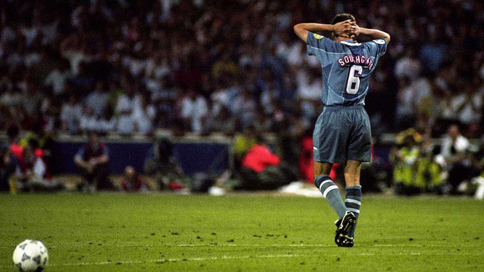 Southgate, atual treinador da Inglaterra, falhou o penálti decisivo no Euro 1996, onde os Three Lions foram eliminados nas meias-finais pela Alemanha