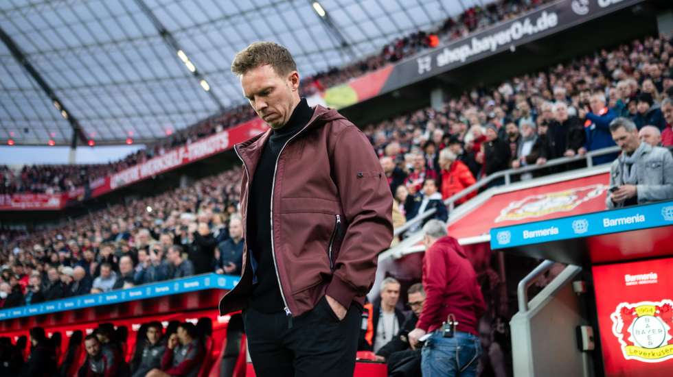 Julian Nagelsmann tornou-se em 2021 o treinador mais caro da história do futebol (25 milhões de euros) mas está prestes a sair do Bayern sem completar sequer a segunda temporada de um contrato a longo prazo