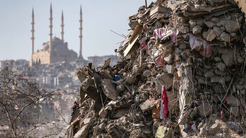Mais de 35.000 edifícios ruíram completamente a 6 de fevereiro
