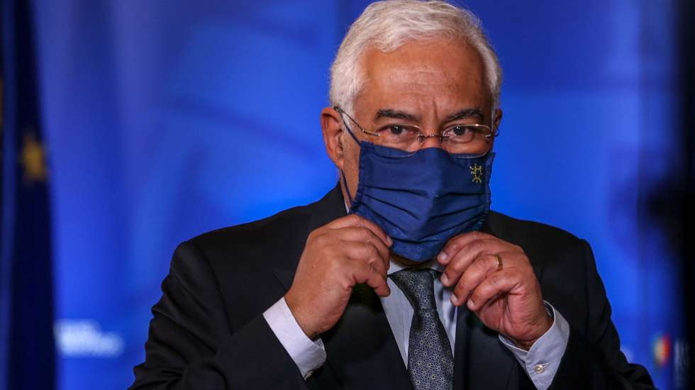 O primeiro-ministro, António Costa, durante uma conferência de imprensa após reunião do Conselho de Ministros, no Palácio da Ajuda, em Lisboa, 07 de janeiro de 2021. O primeiro-ministro admitiu hoje que na próxima semana o Governo poderá tomar medidas mais restritivas para fazer face ao aumento de contágios e adiantou que vai proceder à audição dos partidos e dos parceiros sociais. MANUEL DE ALMEIDA/LUSA