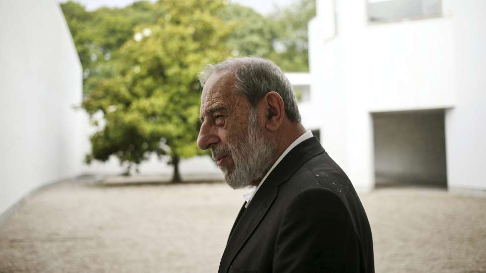 Os vencedores foram escolhidos por votação dos membros registados na plataforma