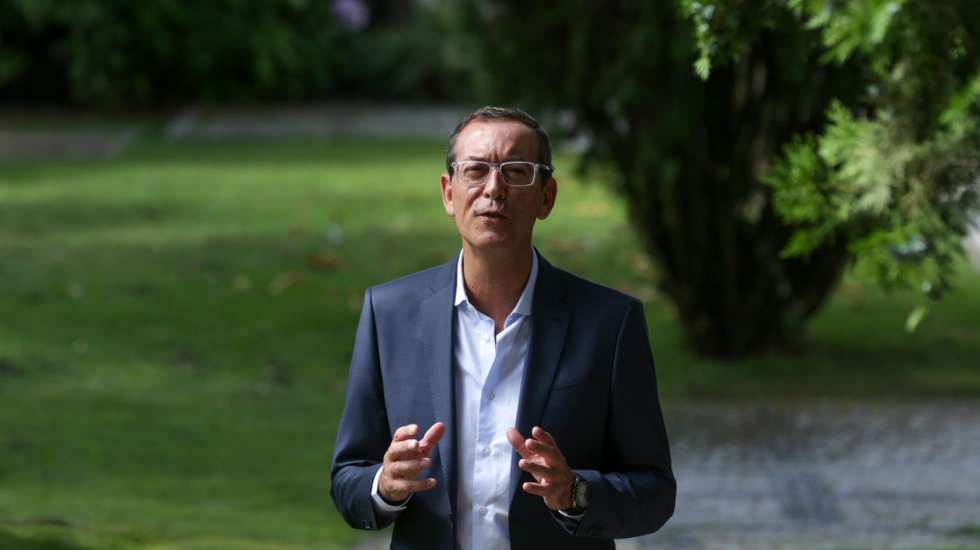 "O nosso problema, como se vê pelos dados, não está na falta de médicos, mas sim na capacidade de os atrair para o SNS"