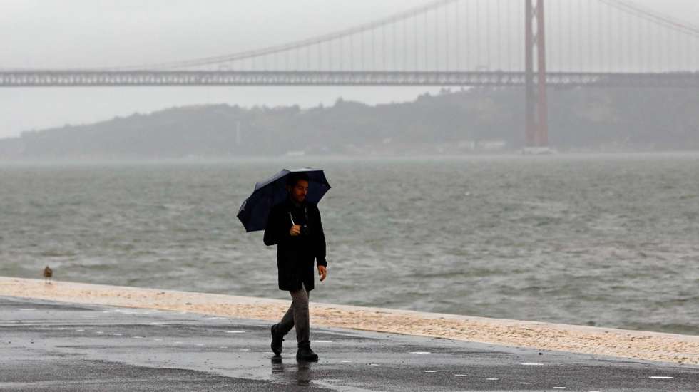 País quase todo em alerta amarelo devido à chuva, que pode ser de granizo