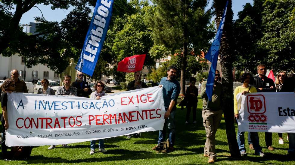 O regulamento que prevê a atribuição destas bolsas excecionais entrou esta sexta-feira em vigor