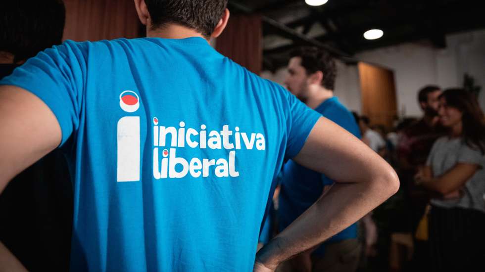 O cabeça-de-lista liberal disse também querer captar votos &quot;dos que não acreditam na política e que já não votam&quot;