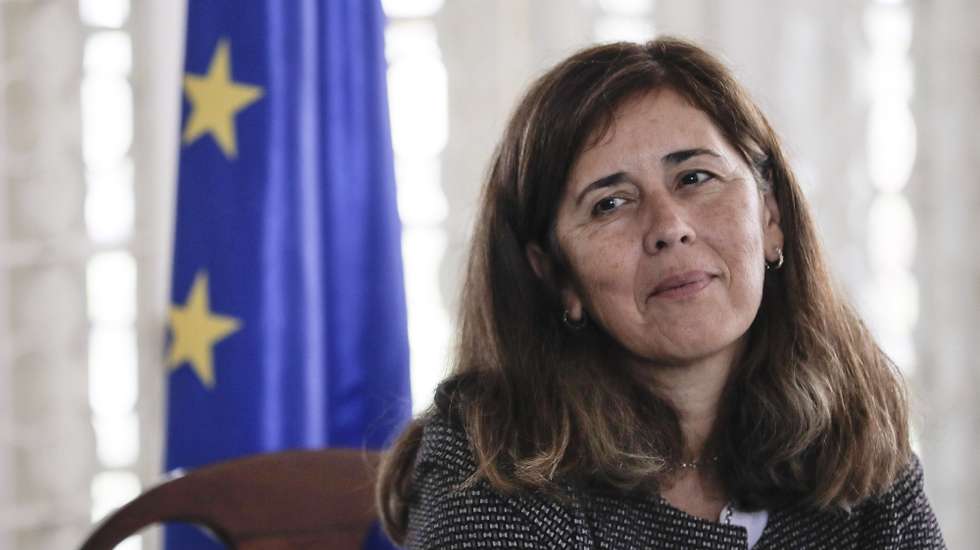 A embaixadora da União Europeia (UE) na Venezuela, a portuguesa Isabel Brilhante Pedrosa, disse hoje que a solução para a crise na Venezuela tem de ser política, pacífica e democrática, em Caracas, Venezuela, 4 de maio 2019. A embaixadora da UE falava aos jornalistas na residência oficial do embaixador de Itália, Silvio Mignano, onde decorreu uma conferência de imprensa para o lançamento de um concurso de arte contemporânea para assinalar os 500 anos da morte do artista e cientista italiano Leonardo da Vinci. "A União Europeia condena qualquer forma de violência e pede a máxima moderação para evitar a perda de vidas humanas e uma escalada de tensões", frisou Isabel Brilhante Pedrosa. PAULO CUNHA / LUSA