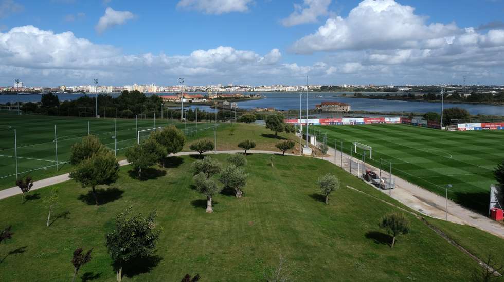 Visita ao Centro de Estágios do Seixal (Caixa Futebol Campus - CFC) do SL Benfica, durante a apresentação da ampliação do CFC, no Seixal, 09 de abril de 2019. RUI MINDERICO/LUSA