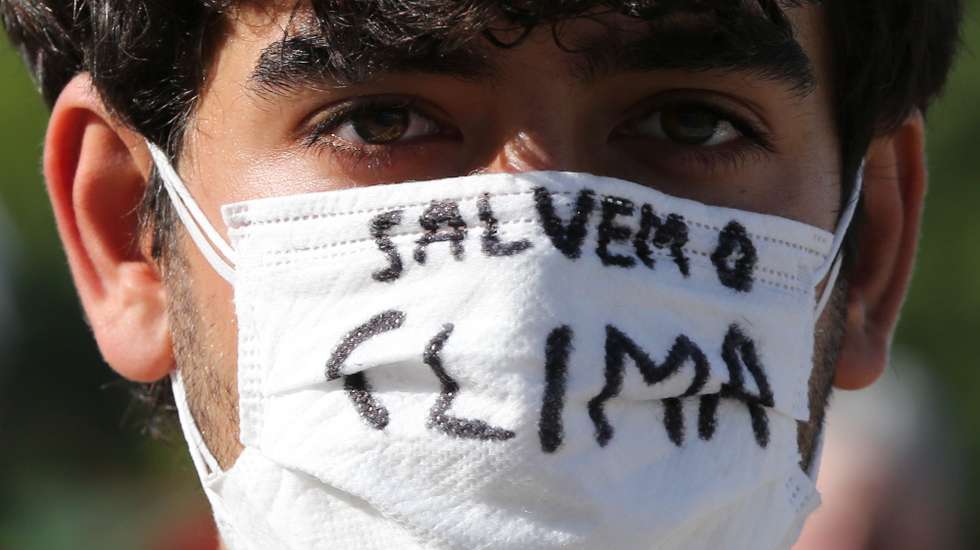 Manifestação Climática Global, organizada pelo movimento Salvar o Clima, na sequência da iniciativa internacional liderada pela ativista sueca, Greta Thunberg destinada a exigir medidas ambientais em defesa do planeta, Lisboa, 25 de setembro de 2020. MANUEL DE ALMEIDA/LUSA