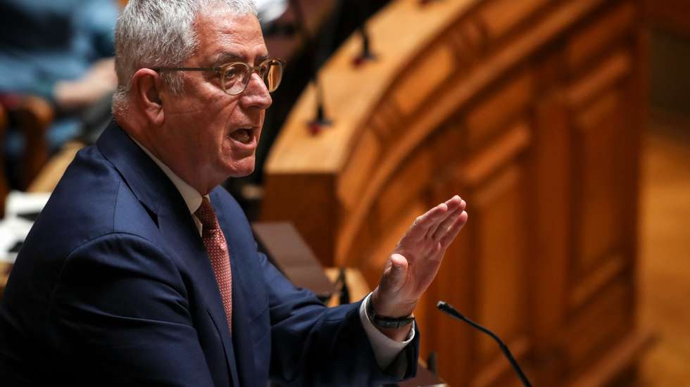 Fernando Negrão deputado do Partido Social Democrata (PSD), durante o debate parlamentar sobre o Programa de Estabilidade e o Programa Nacional de Reformas, na Assembleia da República, em Lisboa, 14 de maio de 2020. MANUEL DE ALMEIDA / LUSA