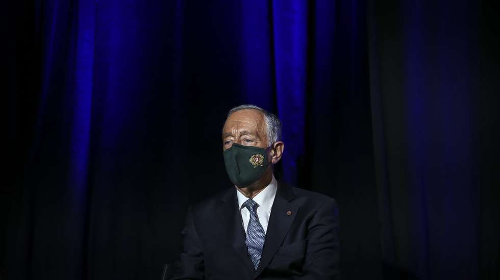 Presidente da República, Marcelo Rebelo de Sousa, durante a Cerimónia comemorativa do 48.º aniversário do ISCTE - Instituto Universitário de Lisboa e de atribuição de Doutoramentos “honoris causa” a José Pacheco Pereira, António Correia de Campos e Nuno Portas, em Lisboa 16 de dezembro de 2020. RODRIGO ANTUNES/LUSA
