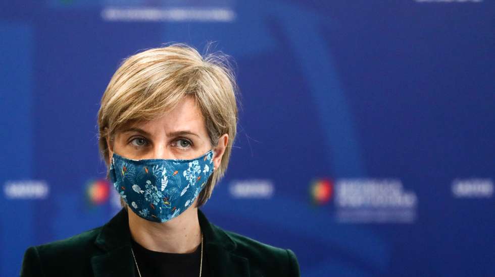 A ministra da Saúde, Marta Temido, faz o ponto da situação sobre o Plano de Vacinação contra a COVID-19, na sequência da reunião desta manhã com a Task Force, na sede do ministério da Saúde em Lisboa, 15 de fevereiro de 2021. TIAGO PETINGA/POOL/LUSA