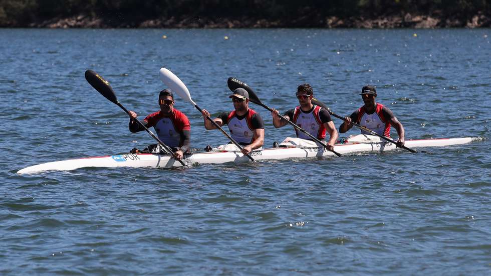 Treino da equipa da canoagem K4 500 metros, formada por Emanuel Silva, João Ribeiro, Messias Baptista e David Varela, que vai representar Portugal no Jogos Olímpico de Tóquio2020, no Lago Azul, em Ferreira do Zêzere, 17 de março de 2021. Os canoístas portugueses do K4 500 metros assumem-se como candidatos a um dos lugares do pódio nos Jogos Olímpicos Tóquio2020, após beneficiarem de um ano extra de preparação e apesar das dúvidas sobre a vacinação contra a covid-19. (ACOMPANHA TEXTO DA LUSA DO DIA 28 DE MARÇO DE 2021). PAULO NOVAIS/LUSA