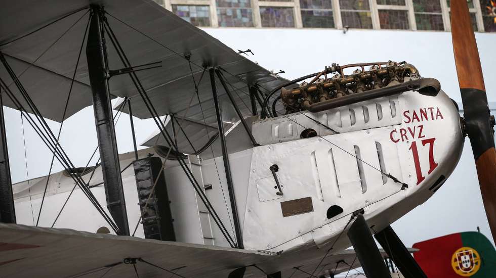 O "Santa Cruz", modelo (Fairey III), um dos hidroaviões que há quase 100 anos transportaram Sacadura Cabral e Gago Coutinho na primeira Travessia Aérea do Atlântico Sul está exposto no Museu da Marinha, e é o único aparelho original no mundo, em Lisboa, 14 de setembro de 2021. A 30 de março de 1922, Sacadura Cabral e Gago Coutinho iniciarem, em Belém, Lisboa, uma viagem que os levaria a percorrer 4.527 milhas náuticas (8.484 quilómetros), em 62 horas e 26 minutos.(ACOMPANHA TEXTO DA LUSA DO DIA 25 DE SETEMBRO DE 2021). RODRIGO ANTUNES/LUSA
