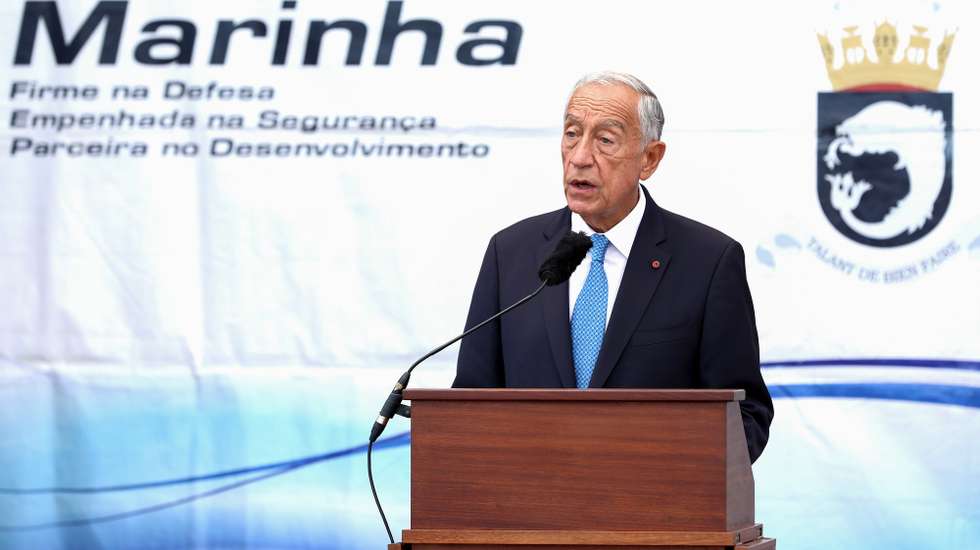 O Presidente da República, Marcelo Rebelo de Sousa, intervém na cerimónia de comemoração do Dia da Unidade da Escola de Tecnologias Navais, na Base Naval de Lisboa, em Almada, 04 de outubro de 2021. ANTÓNIO PEDRO SANTOS/LUSA