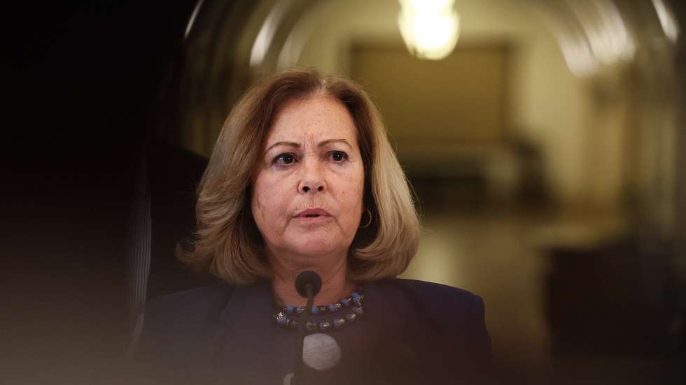 A ministra da Administração Interna, Margarida Blasco, fala aos jornalistas após uma reunião com as estruturas representativas da Polícia de Segurança Pública (PSP) e da Guarda Nacional Republicana (GNR) para negociar a exigência de um suplemento de missão, no Ministério da Administração Interna, em Lisboa, 22 de abril de 2024. MANUEL DE ALMEIDA/LUSA