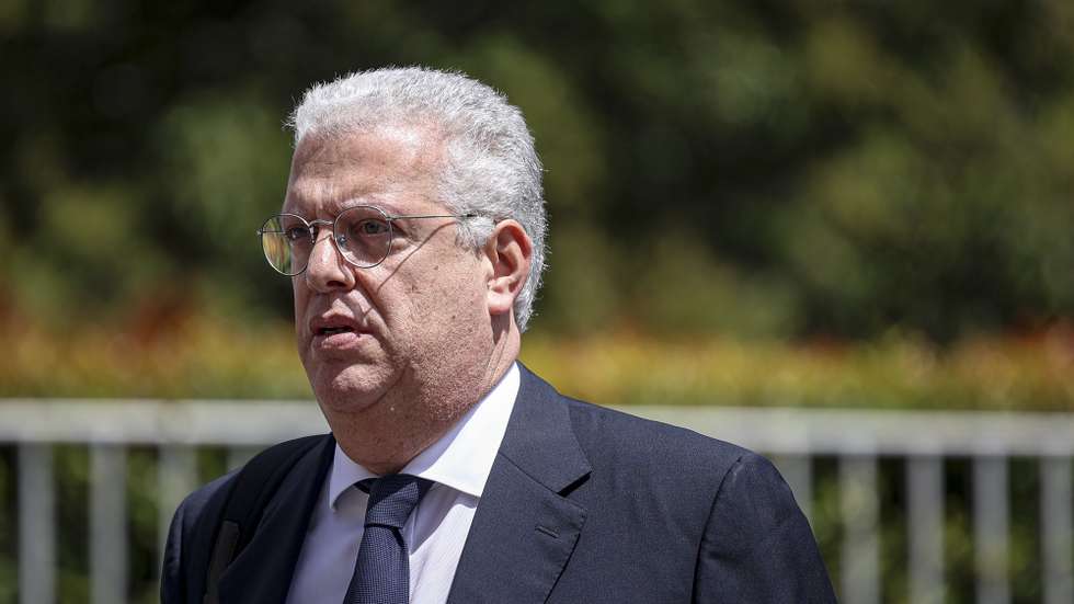 O ministro da Economia, Pedro Reis, à chegada para a reunião da Comissão Permanente de Concertação Social, na sede do Conselho Económico e Social, em Lisboa, 07 de maio de 2024. FILIPE AMORIM/LUSA
