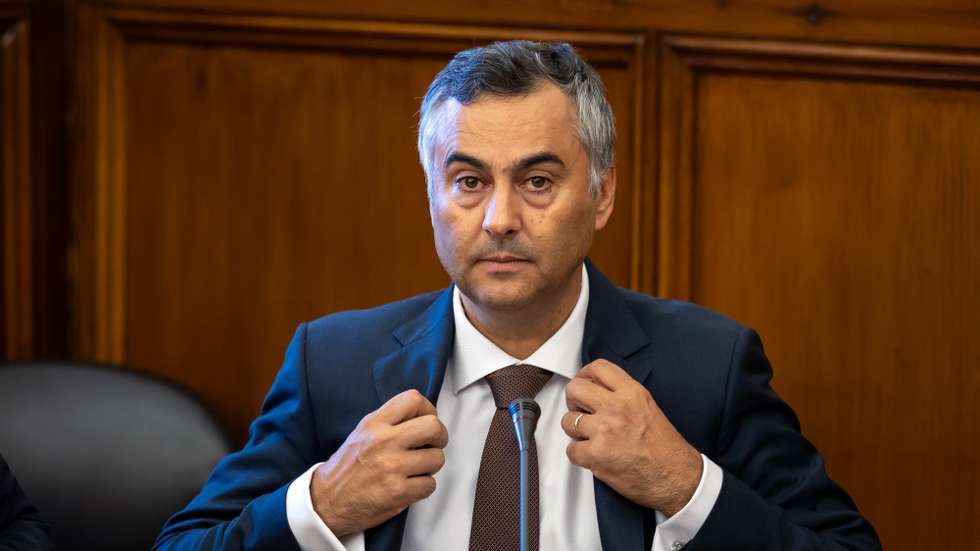 O ministro da Educação, Fernando Alexandre, durante a sua audição na Comissão de Educação e Ciência, para prestar esclarecimentos sobre irregularidades na colocação de professores no âmbito do concurso interno e externo, na Assembleia da República, em Lisboa, 26 de setembro de 2024, em Lisboa. JOSÉ SENA GOULÃO/LUSA