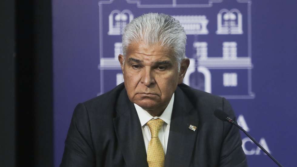 epa12126429 Panamanian President Jose Raul Mulino attends a press conference in Panama City, Panama, 22 May 2025.  EPA/CARLOS LEMOS