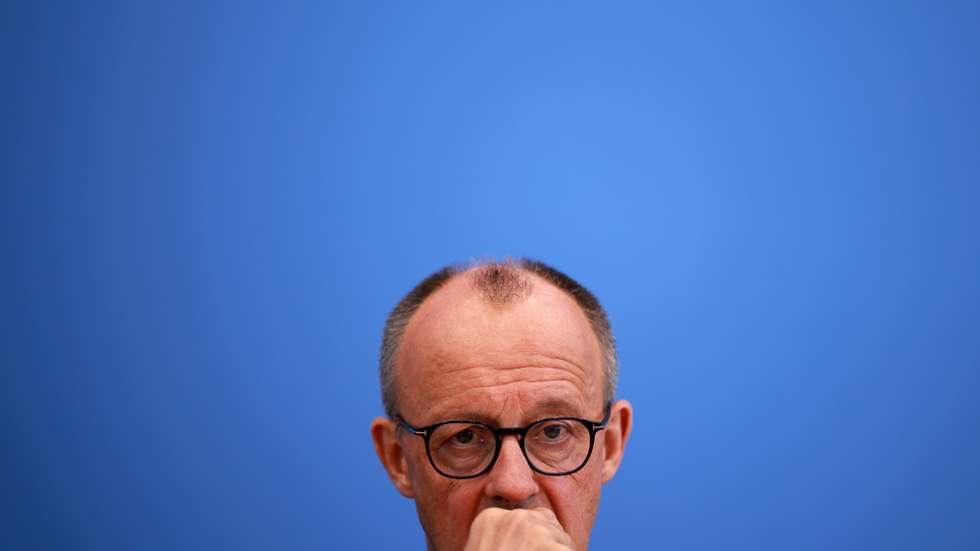 epaselect epa12244813 German Chancellor Friedrich Merz looks on during the annual summer news conference at the Federal Press Conference (Bundespressekonferenz) in Berlin, Germany, 18 July 2025. The traditional media briefing covers current topics in domestic and foreign policy and usually takes place during the summer time.  EPA/CLEMENS BILAN
