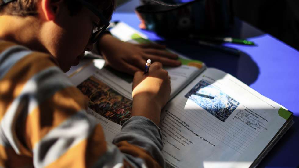 Alunos do Grande Colégio Universal, Porto, 27 de março de 2025. O Grande Colégio Universal (Porto) foi a escola onde os alunos tiveram as melhores notas nos exames nacionais de 2024. Nos 191 exames realizados no ano passado, o Grande Colégio Universal alcançou uma média de 16,51 (numa escala de zero a 20), sendo a média das notas internas 17,05. (ACOMPANHA TEXTO DO DIA 04 DE ABRIL 2025). JOSÉ COELHO/LUSA