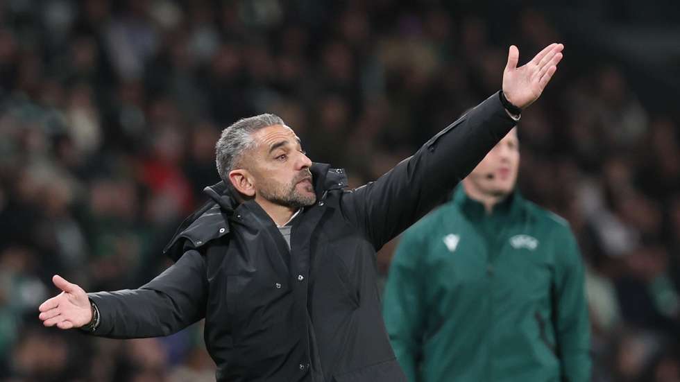 Sporting head coach Rui Borges during the UEFA Champions League soccer match against Paris Saint-Germain held at Alvalade Stadium, in Lisbon, Portugal, 20 January 2026. MANUEL DE ALMEIDA/LUSA