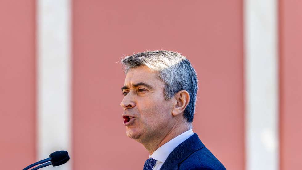 O secretário-geral do Partido Socialista (PS), José Luis Carneiro, usa da palavra durante a apresentação pública da sua candidatura a secretário-geral do partido, na sede do PS, em Lisboa, 28 de fevereiro de 2026. JOSÉ SENA GOULÃO/LUSA