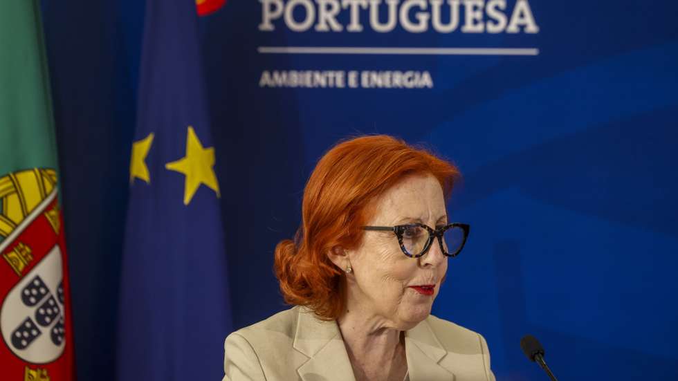 A ministra do Ambiente e Energia, Maria da Graça Carvalho, presidiu à apresentação do relatório produzido pelo Grupo de Acompanhamento Técnico (GAT) na sequência do apagão ocorrido a 28 de abril de 2025, na sede do ministério em Lisboa, 27 de abril de 2026. TIAGO PETINGA/LUSA