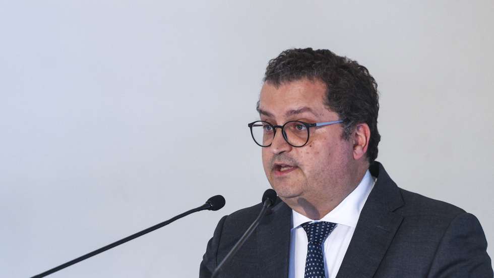 O ministro de Estado e das Finanças, Joaquim Miranda Sarmento, usa da palavra na sessão de encerramento da The Lear Lisbon Talk on Competition &amp; Regulation, em Montes Claros, Lisboa, 29 de junho de 2026. TIAGO PETINGA/LUSA