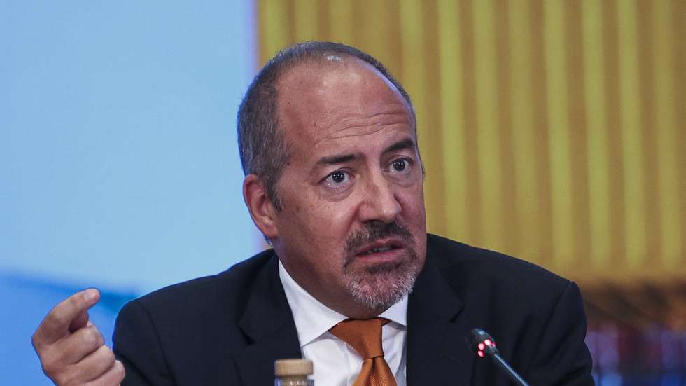 O governador do Banco de Portugal, Álvaro Santos Pereira, fala numa conferência de imprensa de apresentação do Boletim Económico de outubro, em Lisboa, 07 de outubro de 2026. TIAGO PETINGA/LUSA