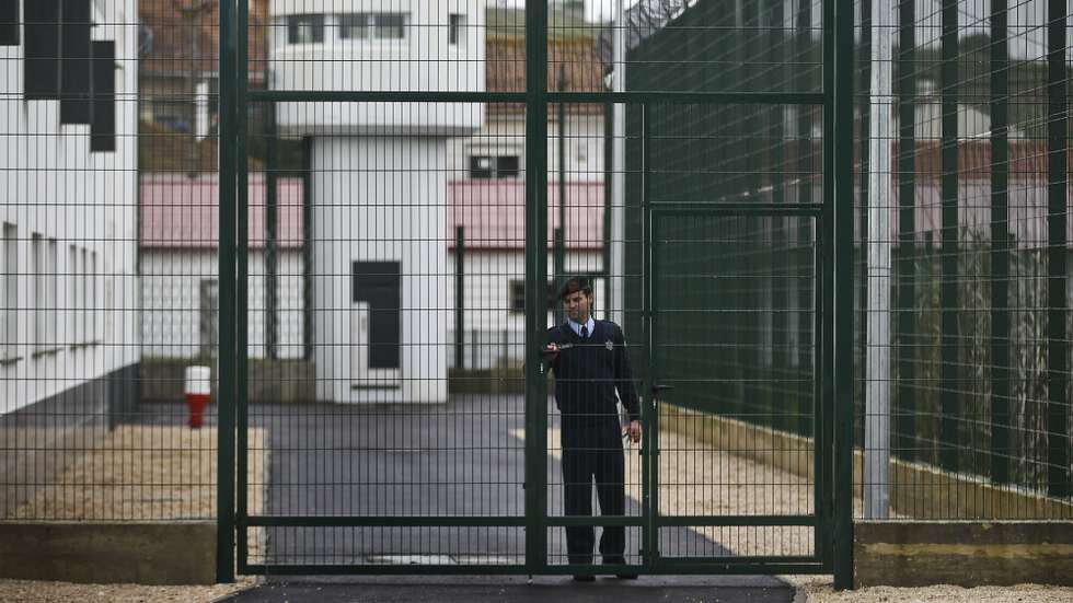 Guardas prisionais debatem-se também pelo subsídio de risco