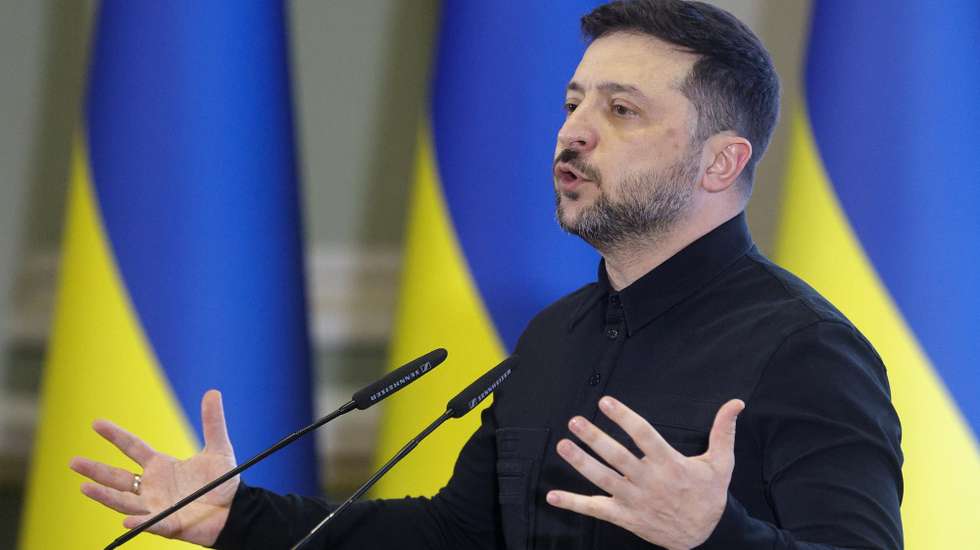 epa12608980 Ukrainian President Volodymyr Zelensky addresses a press conference on the occasion of Diplomatic Service Day in Kyiv, Ukraine, 22 December 2025, amid the Russian invasion. During the briefing, Zelensky responded to journalists' questions regarding peace negotiations mediated by the United States.  EPA/SERGEY DOLZHENKO