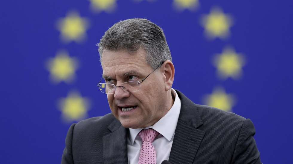 epa11887474 Maros Sefcovic, EU Commissioner for Trade and Economic Security, Interinstitutional Relations and Transparency, speaks during a debate on 'Preparedness for a new trade era: multilateral cooperation or tariffs' at the European Parliament in Strasbourg, France, 11 February 2025. The EU Parliament's session runs from 10 to 13 February 2025.  EPA/RONALD WITTEK