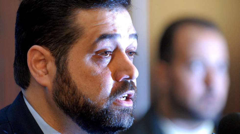 epa01096712 Palestinian Osama Hamdan Hamas&#039; representative in Lebanon speaks during a press conference in Beirut, 22 August 2007. Hamdan accused Palestinian President Mahmoud Abbas of launching a comprehensive war against his group in the West Bank adding that such measures will not end its resistance.  EPA/WAEL HAMZEH