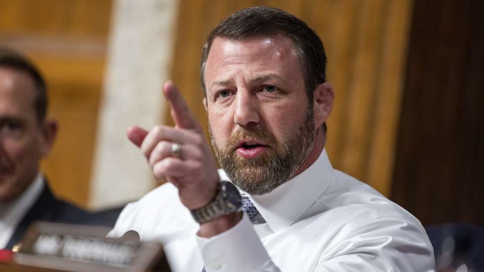 epa11824672 Republican Senator from Massachusetts Markwayne Mullin questions US Secretary of Defense nominee Pete Hegseth during his confirmation hearing before the Senate Armed Services Committee in the Dirksen Senate Office Building in Washington, DC, USA, 14 January 2025. Senators questioned the controversial nominee over allegations of financial mismanagement, sexual misconduct, and alcohol abuse.  EPA/SHAWN THEW