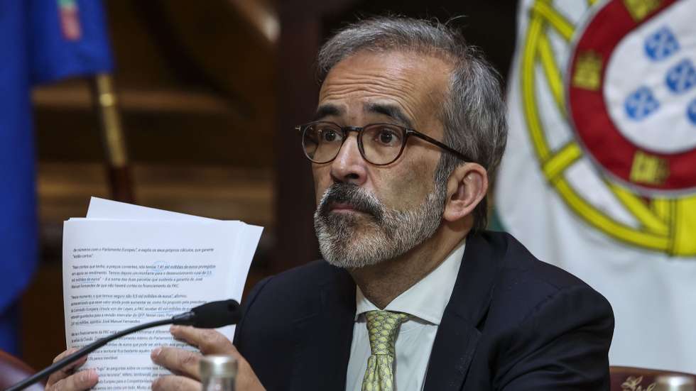 O ministro de Estado e dos Negócios Estrangeiros, Paulo Rangel, fala perante a Comissão de Assuntos Europeus na Assembleia da República em Lisboa, 1 de abril de 2026. TIAGO PETINGA/LUSA