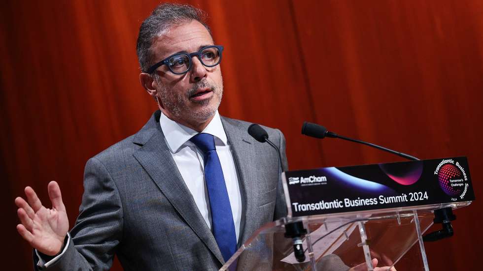 O ministro dos Assuntos Parlamentares, Pedro Duarte, intervém na 4.ª edição da Cimeira Empresarial Transatlântica - TBS, organizada pela AmCham - Câmara do Comércio Americana em Portugal, esta tarde na Fundação Calouste Gulbenkian, em Lisboa, 24 de setembro de 2024. MIGUEL A. LOPES/LUSA