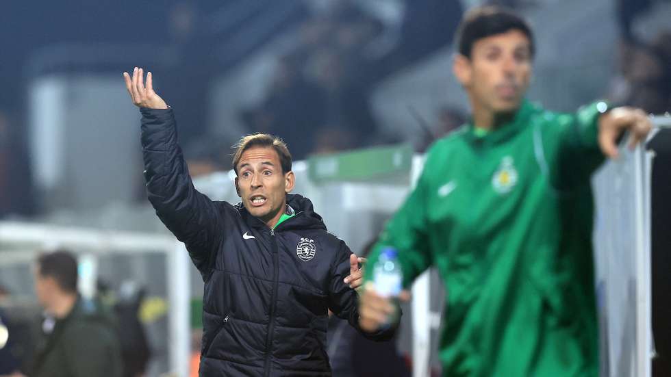 Sporting head coach Joao Pereira reacts during the Portuguese First League soccer match between Moreirense and Sporting at Comendador Joaquim de Almeida Freitas Stadium in Moreira de Conegos, Guimaraes, Portugal, 05 December 2024. ESTELA SILVA/LUSA