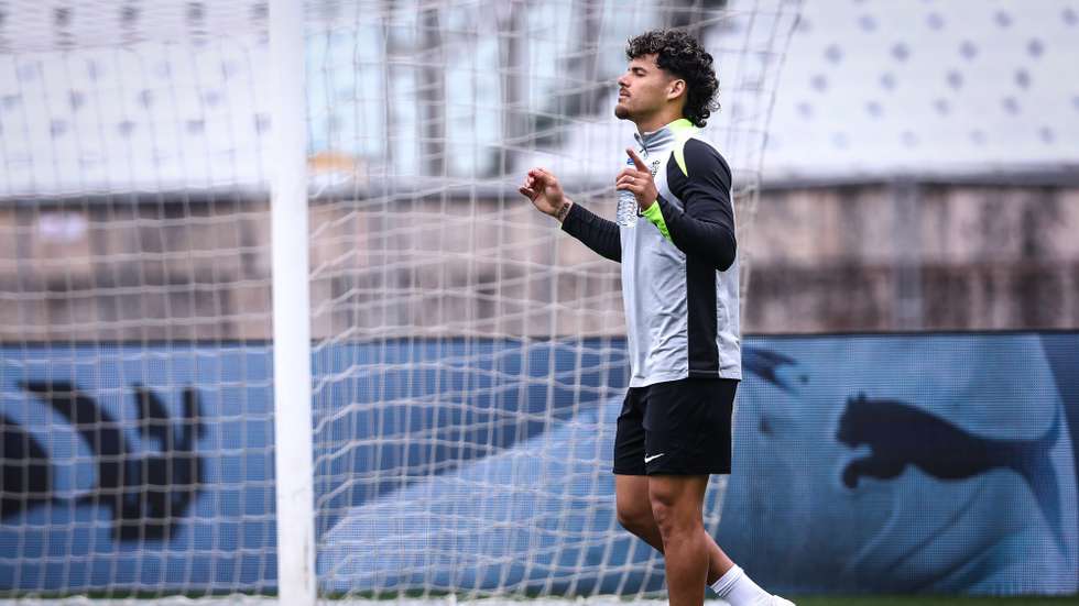 O jogador do Sporting, Maxi Araújo, durante um treino de preparação para o jogo da final da Taça de Portugal contra o Torreense, no Estádio Nacional, em Oeiras, 19 de maio de 2026. RODRIGO ANTUNES/LUSA