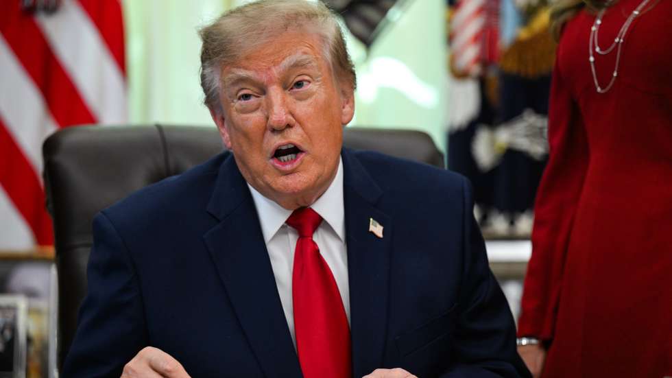 epa13288053 US President Donald Trump speaks during an announcement on Trump Accounts in the Oval Office at the White House in Washington, DC, USA, 07 October 2026.  EPA/Annabelle Gordon / POOL