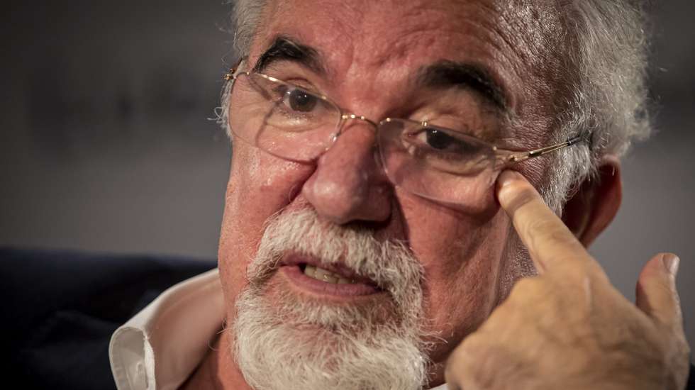 José António Vieira da Silva, ex-ministro do Trabalho e conselheiro da Comissão Europeia para os direitos sociais durante a presidência portuguesa da UE, no primeiro semestre de 2021, fala durante uma entrevista à Lusa, na sede da agência, em Lisboa, 25 de novembro de 2020. (ACOMPANHA TEXTO DA LUSA DO DIA 28 DE NOVEMBRO DE 2020). JOSÉ SENA GOULÃO/LUSA