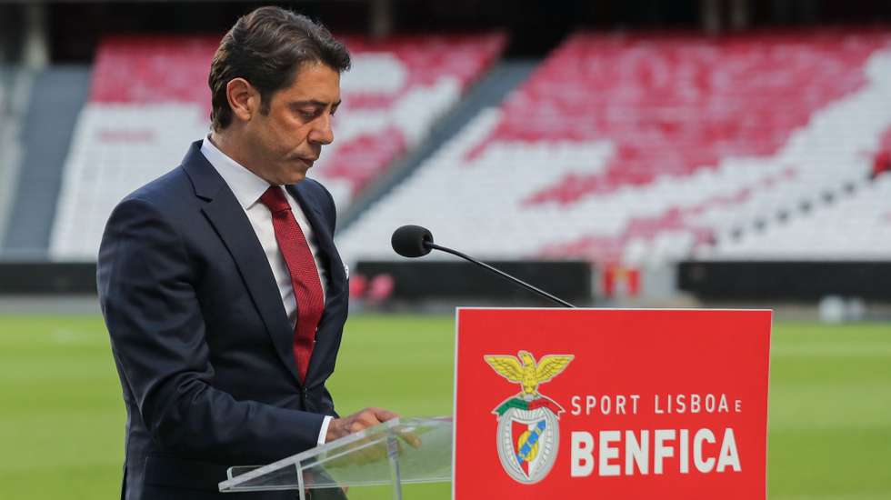 Rui Costa, que assume presidência da Administração da SAD do Benfica durante uma declaração à comunicação social, no Estádio da Luz, em Lisboa, 09 de Julho de 2021. Rui Costa vai assumir a presidência da Administração da SAD do Benfica, em substituição de Luís Filipe Vieira, que pediu a suspensão de funções por estar a ser investigado no processo ‘cartão vermelho’, informou hoje a sociedade. MIGUEL A. LOPES/LUSA