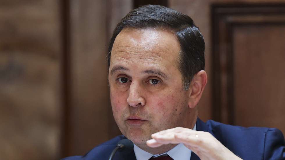O ministro das Finanças Fernando Medina durante a audição na Comissão de Orçamento e Finanças na Assembleia da República, Lisboa, 11 de abril de 2023.   MANUEL DE ALMEIDA/LUSA