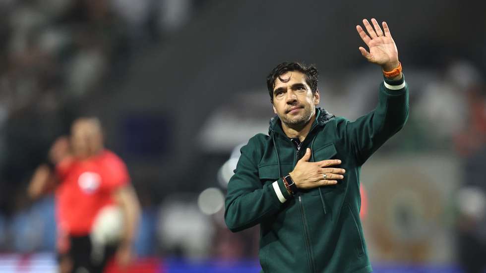 epa12494490 Palmeiras coach Abel Ferreira reacts at the end the CONMEBOL Libertadores semifinal soccer match between Palmeiras and LDU Quito in Sao Paulo, Brazil, 30 October 2025.  EPA/Isaac Fontana
