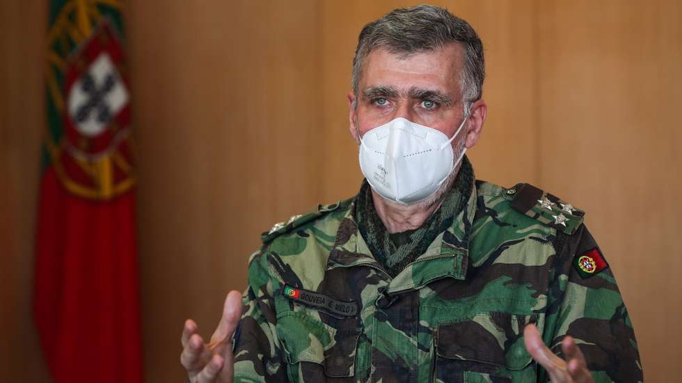 O vice-almirante Gouveia e Melo, coordenador da "task force" de vacinação contra a covid-19, durante uma entrevista à Lusa, em Oeiras, 16 de março de 2021. (ACOMPANHA TEXTO DO DIA 18 DE MARÇO DE 2021) MÁRIO CRUZ/LUSA