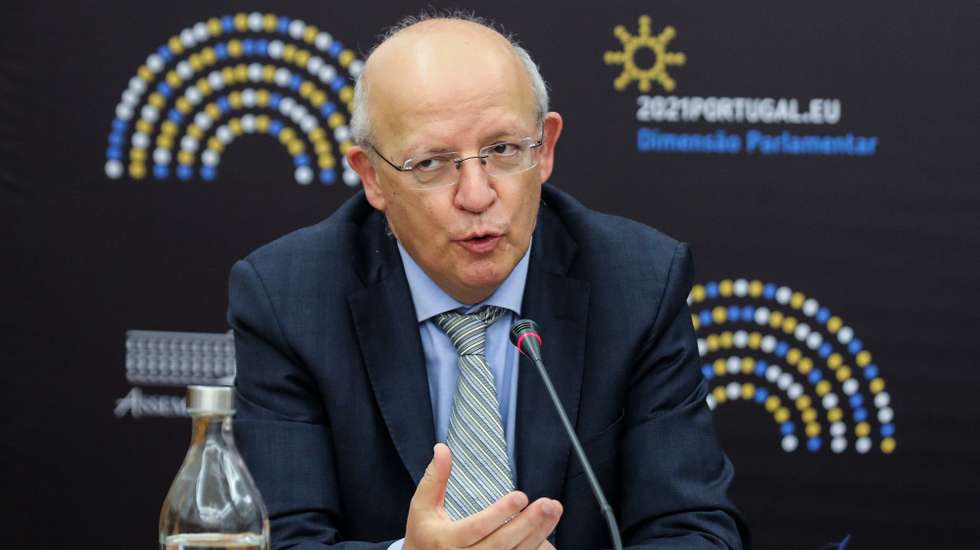 O ministro dos Negócios Estrangeiros, Augusto Santos Silva, durante a audição na Comissão de Negócios Estrangeiros e Comunidades Portuguesas esta tarde na Assembleia da República em Lisboa, 23 de fevereiro de 2021. MIGUEL A. LOPES/LUSA