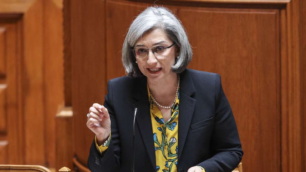 A secretária de Estado da Promoção da Saúde, Margarida Tavares, intervém no debate de urgência pedido pelo Bloco de Esquerda sobre a degradação na saúde e falta de médicos. Assembleia da República em Lisboa, 10 de maio de 2023. MIGUEL A. LOPES/LUSA
