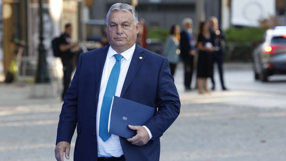 epa10903169 A handout photo made available by the Spanish Presidency of the Council of Europe Pool (PEUE Pool) shows Hungary's Prime Minister Viktor Orban arriving to attend the informal meeting of heads of state and government of the EU-27 in Granada, Spain, 06 October 2023.  EPA/VILLAR LOPEZ / PEUE / HANDOUT HANDOUT EDITORIAL USE ONLY/NO SALES/ IMAGE TO BE USED ONLY IN RELATION TO THE STATED EVENT (MANDATORY CREDIT) HANDOUT EDITORIAL USE ONLY/NO SALES