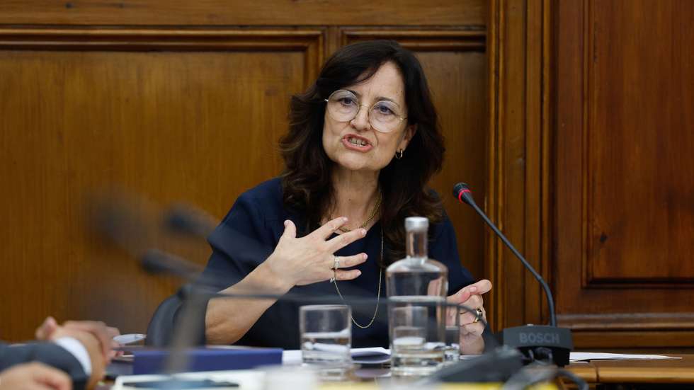 A ministra da Cultura, Dalila Rodrigues, intervém durante a sua audição na Comissão de Cultura, Comunicação, Juventude e Desporto, sobre as políticas de devolução de património cultural às ex-províncias ultramarinas, na Assembleia da República, em Lisboa, 03 de julho de 2024. ANTÓNIO PEDRO SANTOS/LUSA
