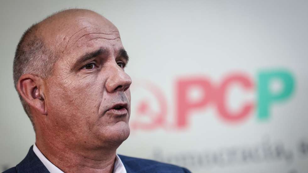 O secretário-geral do Partido Comunista Português (PCP), Paulo Raimundo, discursa durante uma conferência de imprensa para apresentar as principais conclusões da reunião do Comité Central, na sede do Partido, em Lisboa, 28 de junho de 2026. RODRIGO ANTUNES/LUSA
